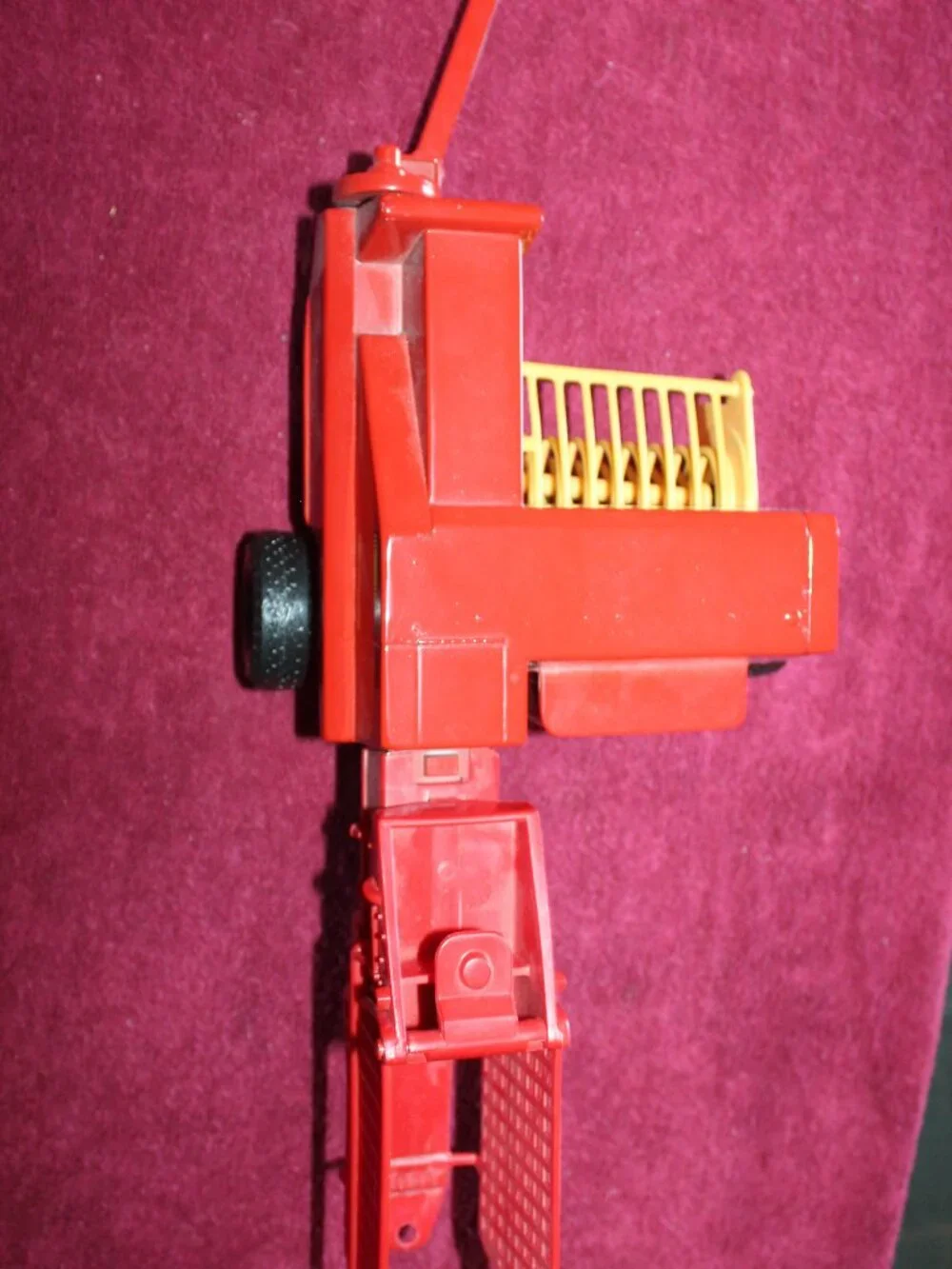 Vintage Ertl 1:16 scale New Holland Square Baler